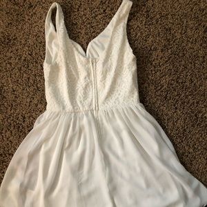 FRANCESCA’S SIMPLE LACE DRESS